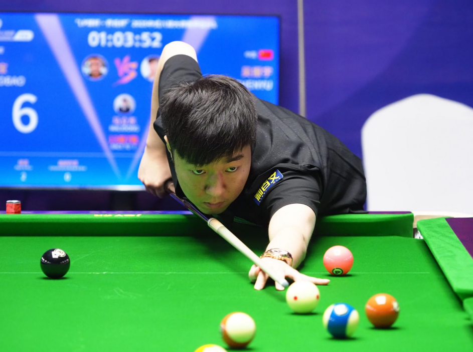 他正努力将 他正努力将