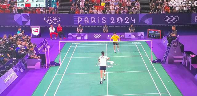 手守住了球 手守住了球