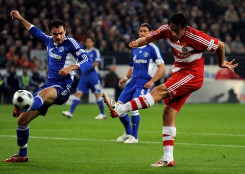 己的一言一 己的一言一